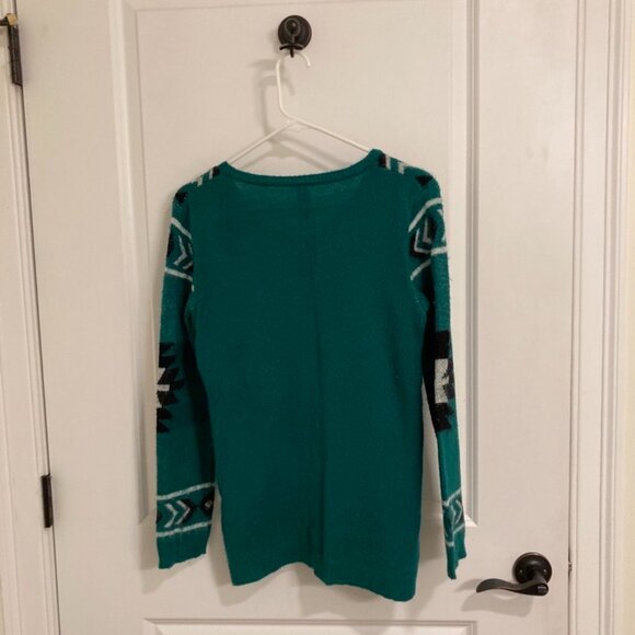 Green Tribal Print Sweater - Picture 3 of 3